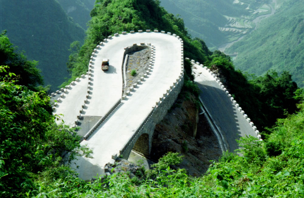 Tianmen Mountain Clothing Guide: What to Wear Each Season - Tianmen Mountain National Forest Park